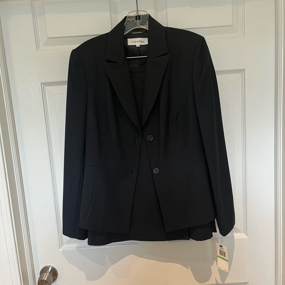 Calvin Klein 2 piece skirt suit.